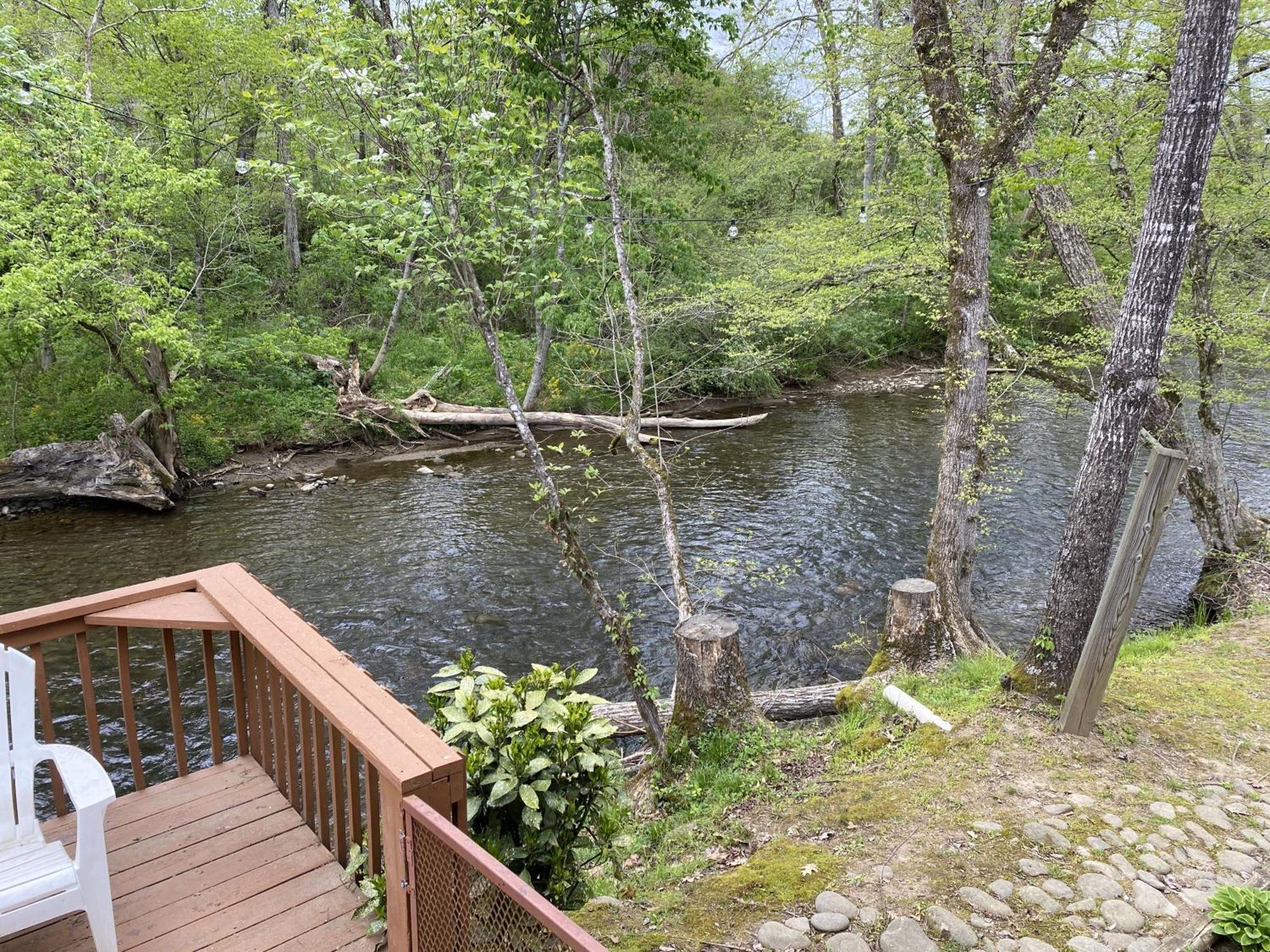 Gray'S Place On Cosby Creek - 2 Bedrooms, 2 Baths, Sleeps 6 Home ภายนอก รูปภาพ
