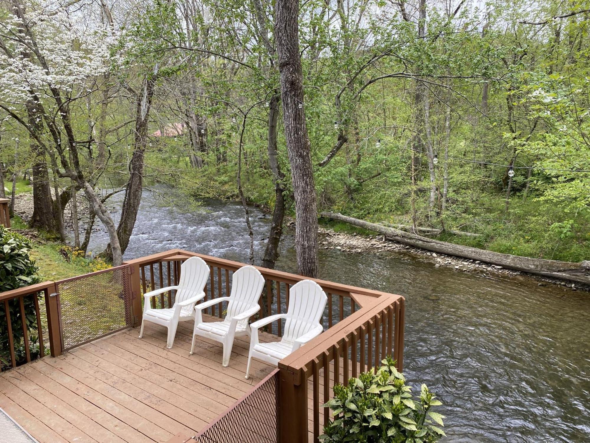 Gray'S Place On Cosby Creek - 2 Bedrooms, 2 Baths, Sleeps 6 Home ภายนอก รูปภาพ